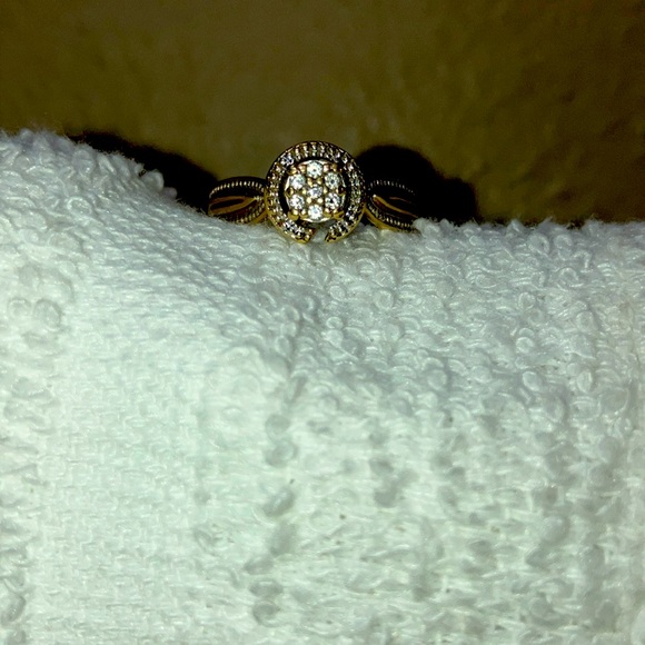 14k gold engagement ring. I paired 1500 I’m asking 400 - Picture 1 of 3